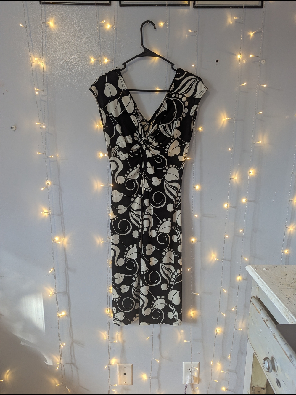 London Times Black and White Twist-Detail Midi Dress